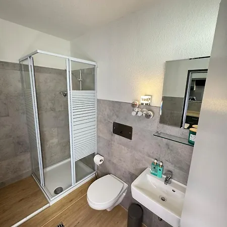 Modernes Seeblick Mit Sauna Und Poolnutzung *