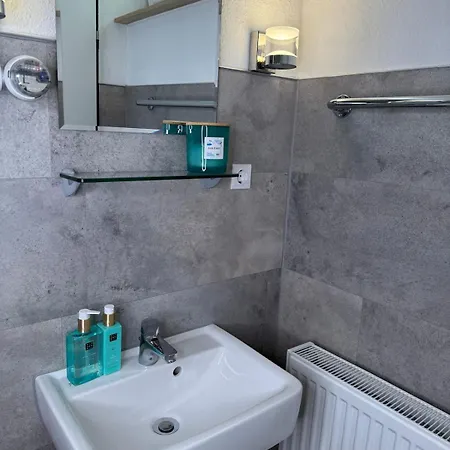 Modernes Seeblick Mit Sauna Und Poolnutzung Apartamento