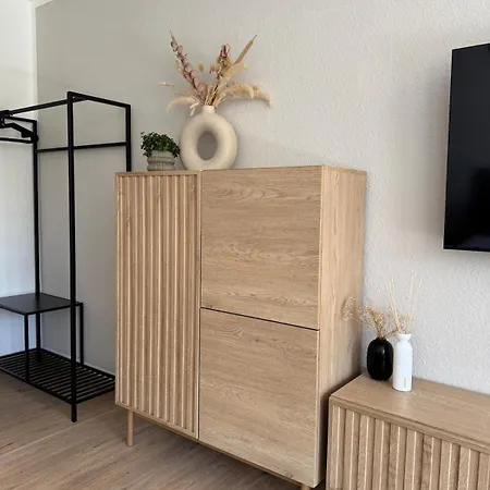 Modernes Seeblick Mit Sauna Und Poolnutzung