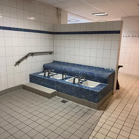 Modernes Seeblick Mit Sauna Und Poolnutzung