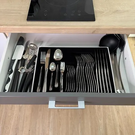 Modernes Seeblick Mit Sauna Und Poolnutzung