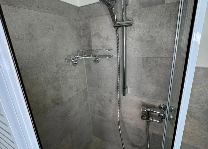 Modernes Seeblick Mit Sauna Und Poolnutzung Lejlighed