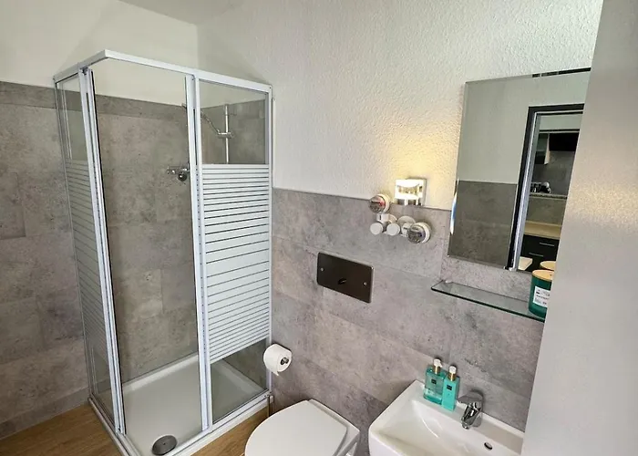 Modernes Seeblick Mit Sauna Und Poolnutzung *