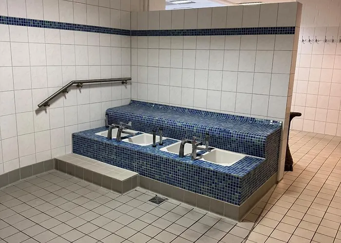 Modernes Seeblick Mit Sauna Und Poolnutzung