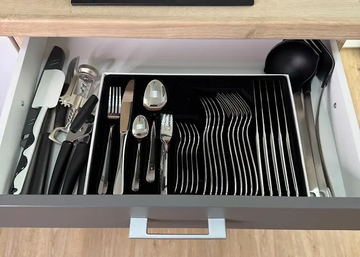 Modernes Seeblick Mit Sauna Und Poolnutzung